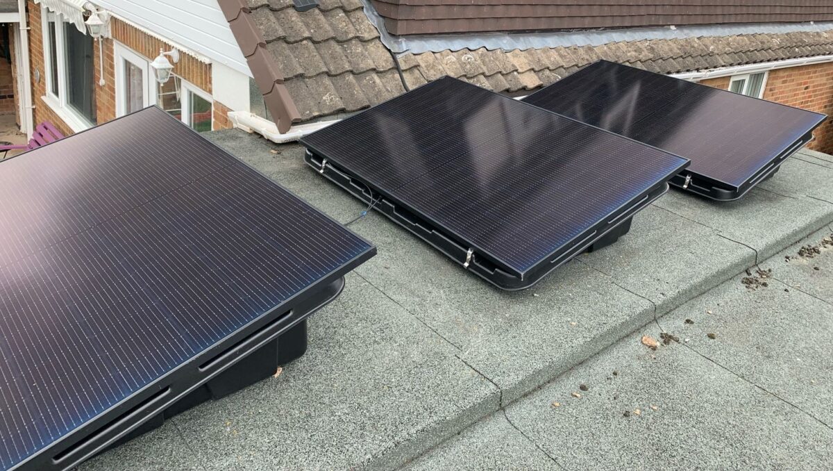 Flat roof solar panels